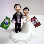 Noivinhos do Bolo de casamento com noiva peruana e noivo brasileiro