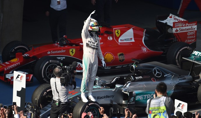 Hamilton vence GP da China