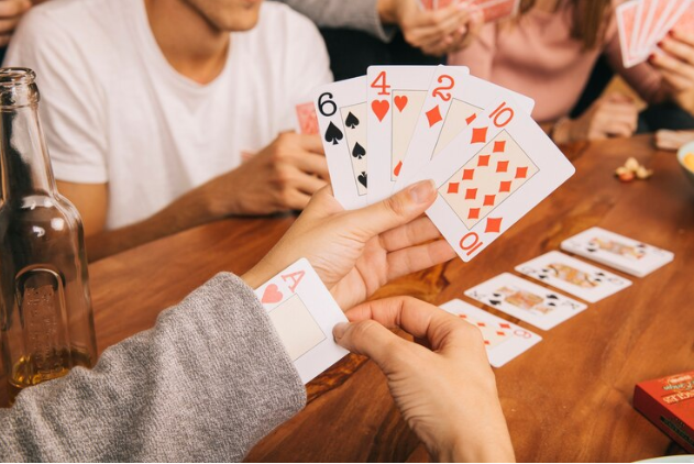 Poker e a arte da negociação: como ganhar mesmo sem as melhores cartas