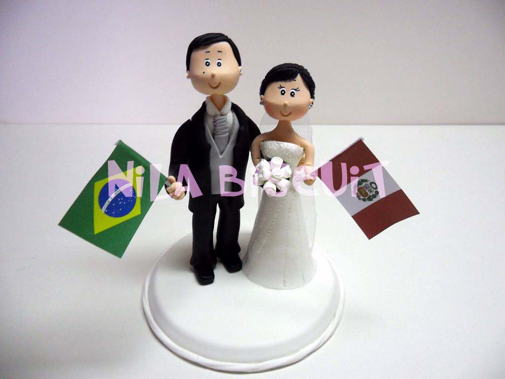 Noivinhos do Bolo de casamento com noiva peruana e noivo brasileiro