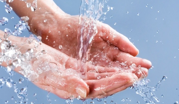 A água potável é sinônimo de saúde. Qual saber mais sobre este recurso natural?