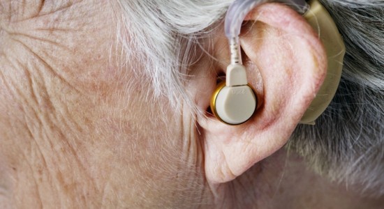 Coisas que ninguém nunca te disse sobre aparelhos auditivos