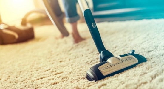 Cronograma de limpeza: isso é útil para cuidar da manutenção de tapetes?