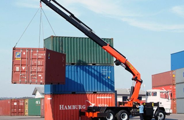 Movimentação de cargas pesadas: como contratar uma boa empresa para alugar equipamentos?