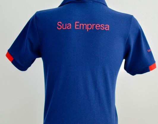 Como escolher o tipo de personalização para a camisa da sua empresa