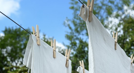 Dicas para lavar roupas de forma eficiente em máquina de lavar roupa