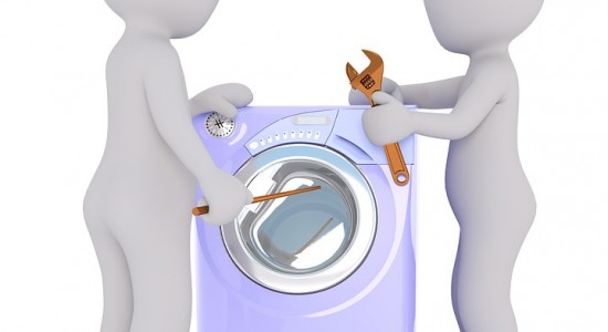 Instalar uma máquina de lavar não significa apenas desembalar o produto e ligar na tomada.