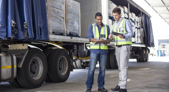 O que é melhor contratar: transportadora ou caminhão particular?