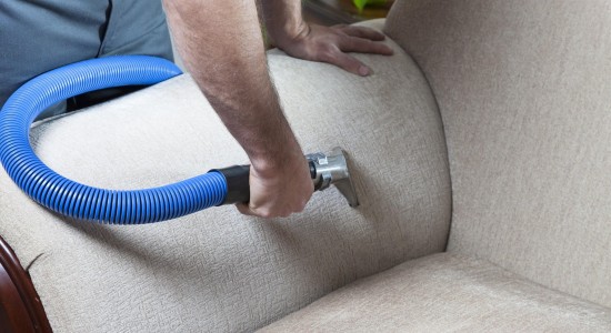 Limpeza de sofá: Aprenda como conservar seu sofá por mais tempo limpo