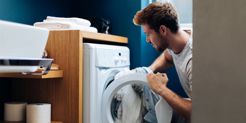 Máquina de lavar ''pulando'': o que é isso e como resolver?