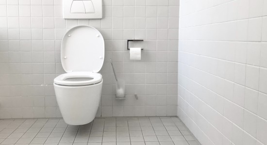 Como evitar o entupimento de vasos sanitários e quando chamar uma desentupidora?