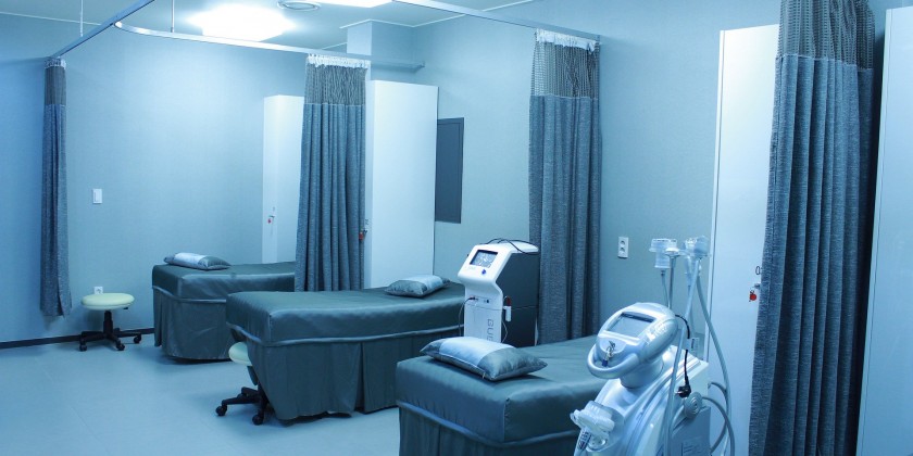 A ausência de luz nos hospitais pode causar problemas graves para os pacientes, por isso o aluguel de gerador é importante. Acesse!