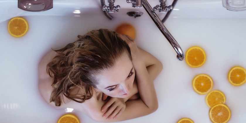 Uma banheira spa ou hidromassagem pode ajudar a proporcionar um tempo especial sozinho ou acompanhado! Mas você sabe a diferença entre elas? Acesse!
