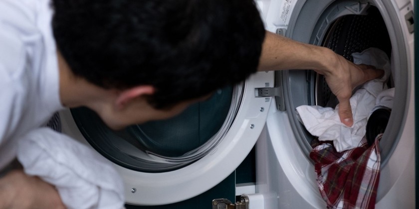 O que fazer quando o agitador da lavadora trava?
