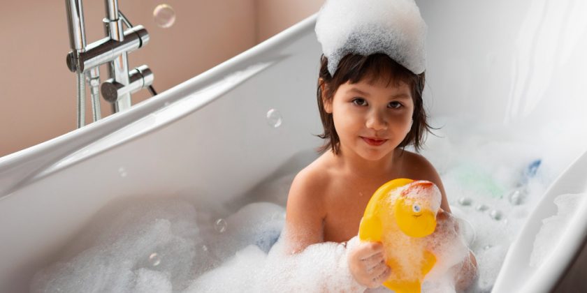Assim como toda e qualquer pessoa, crianças também precisam de conforto ao se higienizar: conheça as banheiras kids!