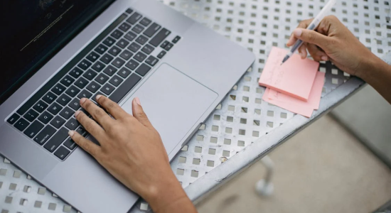 Como o curso de pós-graduação em Educação EaD ajuda na inclusão social?