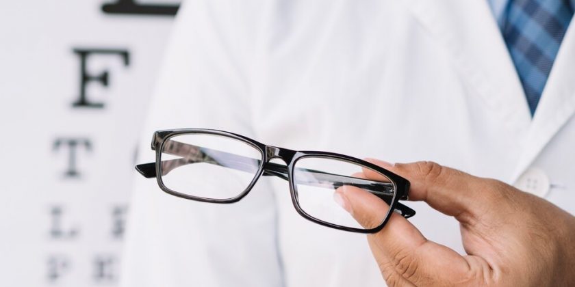 Saúde Ocular em Primeiro Lugar: Quando e Como Buscar Óculos Gratuitos - Óculos Solidário