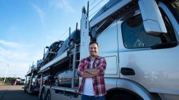 transporte de veículos em cegonha