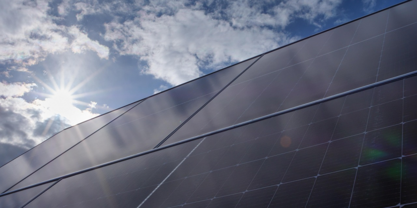 Instalação de painéis solares: sustentabilidade e economia