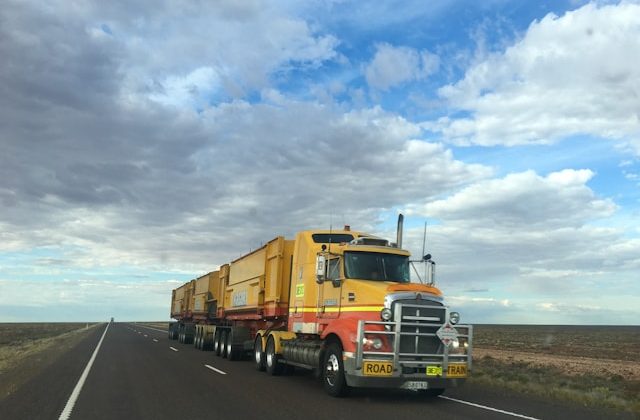 peças de um caminhão